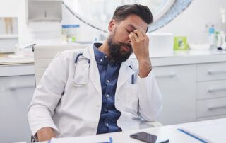 Jornada laboral de un médico de 48h semanales