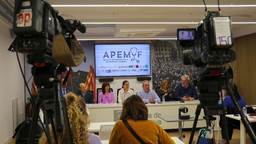 Documentos de trabajo sindicato medico avanza y apemyf con el ministerio de sanidad y partidos politicos